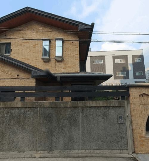 논현동 정원이 넓은 2층 단독주택