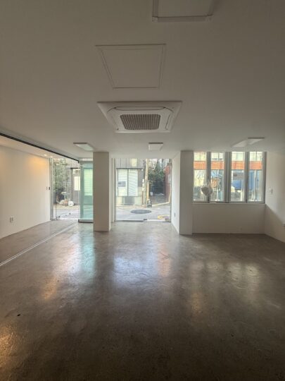 북한남동 – 리모델링된 4층 건물