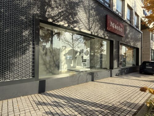 볼보빌딩 – 1층 쇼룸공간